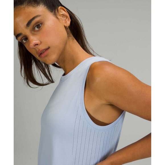 LULULEMON Train To Be Blue Linen Mesh Cropped Muscle Tank, Size 6 - Picture 4 of 15